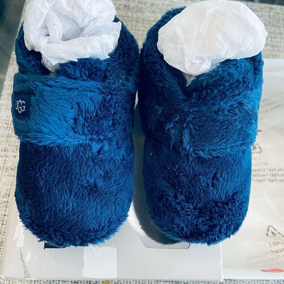UGG Bixbee Booties 
Baby navy blue in original box Sz Large new - Picture 8 of 11